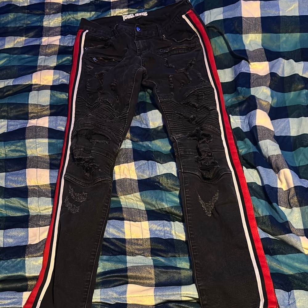 SKINNY Black Distressed Jeans with Red Stripe Denim
34W 33L